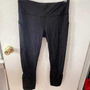 Black Lululemon Leggings, Crop w/ Pocket & Mesh Leg Details, Size 6 GENTLY WORN